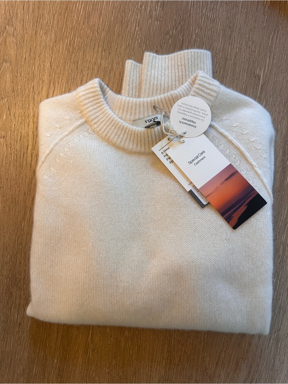 NWT Vuori Émilie Cashmere Crew
Porcelain - Picture 7 of 7
